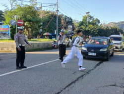 Personel Polsek Rasanae Barat Laksanakan Kegiatan Rawan Pagi di Depan MTsN 1 Kota Bima