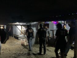 Tim Opsnal Polsek Rasbar Gerebek Warung Penjual Miras di Kawasan Amahami