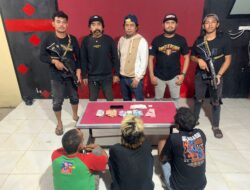 Asyik Judi Game Remi, Tiga Pria Digerebek Tim Opsnal Polsek Rasbar