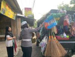 Sat Lantas Polres Bima Kota Berikan Himbauan Kamsetibcarlantas kepada Pengemudi Kendaraan Barang