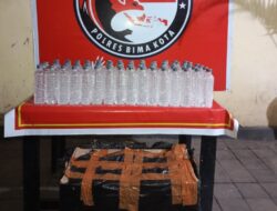 Tim Opsnal Sat Narkoba Polres Bima Kota Gagalkan Peredaran 76 Botol Arak Bali