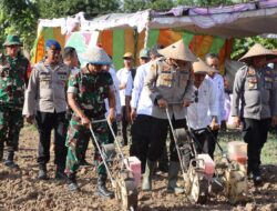 Kapolres Bima Kota Ikuti Kegiatan Penanaman Jagung Serentak Kuartal III Tahun 2025, Dukung Ketahanan Pangan Nasional