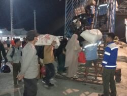 Polsek Kawasan Pelabuhan Laut Bima Laksanakan Pengamanan Embarkasi dan Debarkasi Kapal KM. LEUSER di Pelabuhan Bima
