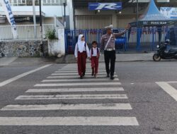 Personel Satlantas Polres Bima Kota Laksanakan Kegiatan Rawan Pagi/Strong Point, Wujudkan Kamseltibcarlantas yang Kondusif