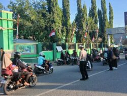 Anggota Lantas Polsek Rasanae Barat Laksanakan Rawan Pagi di Depan MTsN 1 Kota Bima