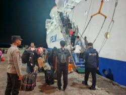 Polsek Kawasan Pelabuhan Laut Bima Laksanakan Pengamanan Kapal KM. Tilongkabila di Pelabuhan Bima