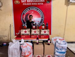 Gerebek Kafe, Tim Opsnal Sat Narkoba Polres Bima Kota Sita Ratusan Botol Miras