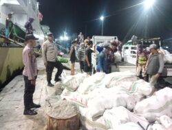 Polsek Kawasan Pelabuhan Laut Bima Gelar Patroli Rutin dan Pemeriksaan Barang Bongkar Muat di Area Pelabuhan Bima